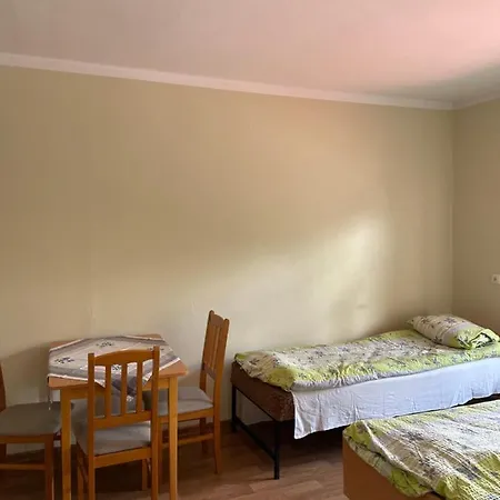 Gosciniec Szczeliniec * Karlow